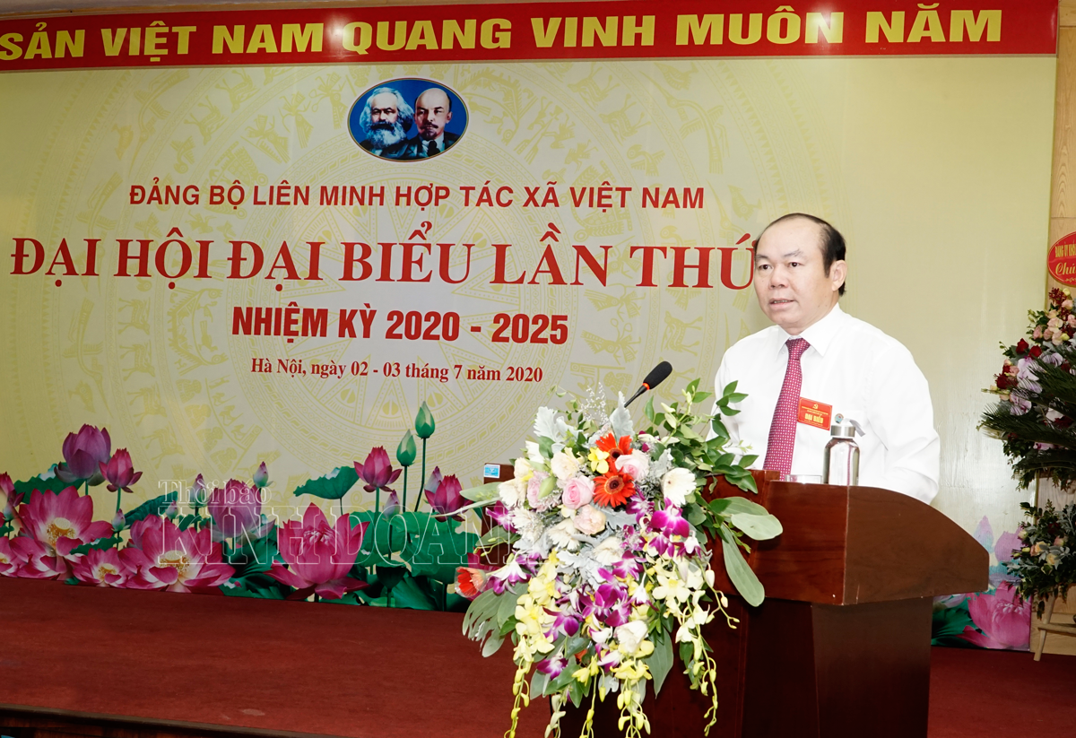 Ông Nguyễn Ngọc Bảo, Bí thư Đảng đoàn, Chủ tịch Liên minh HTX Việt Nam phát biểu chỉ đạo Đại hội.