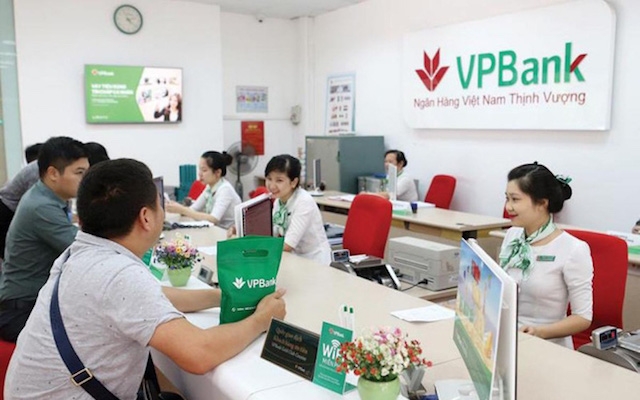 Từ 1/7, lãi suất tiền gửi dành cho khách hàng cá nhân tại quầy của VPBank giảm 0,2 điểm phần trăm so với biểu lãi suất trong tháng 6