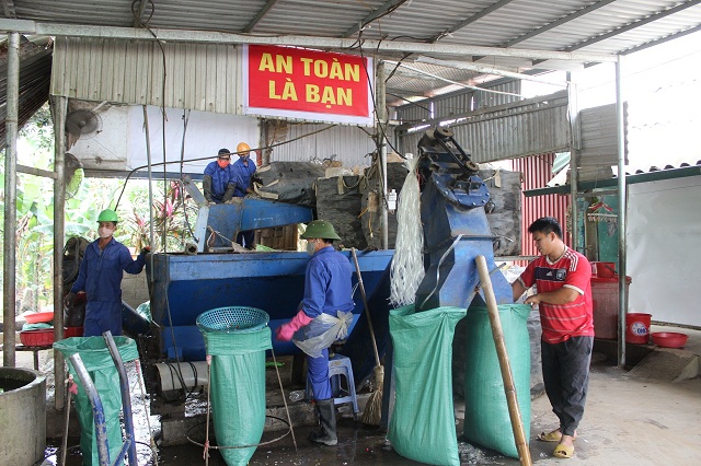 Xưởng sản xuất nhựa tái chế Bích Thủy của HTX Thanh Bình (Ảnh: TL)