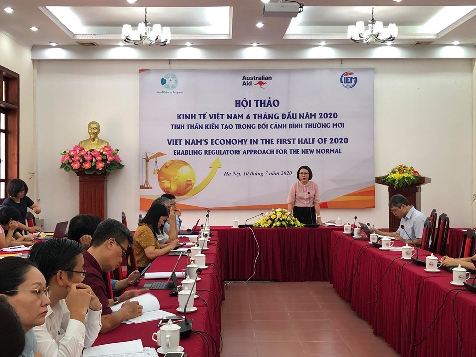 Hỗ trợ tài khóa – tiền tệ là cần thiết song có nên triển khai ồ ạt như các nước phát triển.