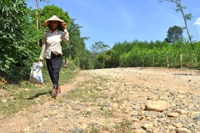 Địa hình hiểm trở, nên các xã miền núi gặp rất nhiều khó khăn trong việc thực hiện tiêu chí giao thông (Ảnh: TL)