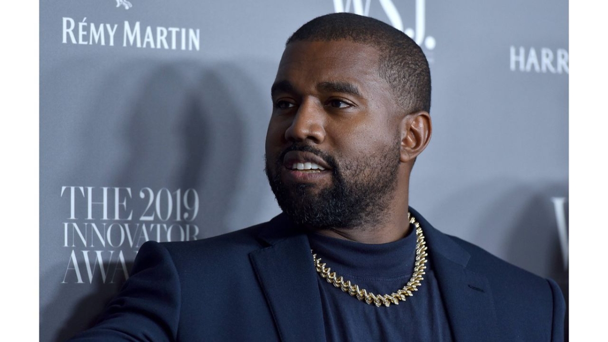 2. KANYE WEST Nam rapper người Mỹ là nhạc sĩ được trả lương cao nhất thế giới. Theo Forbes, anh đã kiếm được 170 triệu đô la trong năm nay. Phần lớn tài sản mà vị phu quân của ngôi sao truyền hình thực tế Kim Kardashian sở hữu đều đến từ hợp đồng của thương hiệu giày bóng rổ mang tên Yeezy mà anh phối hợp phát triển với hãng sản xuất đồ thể thao Adidas. Sipa