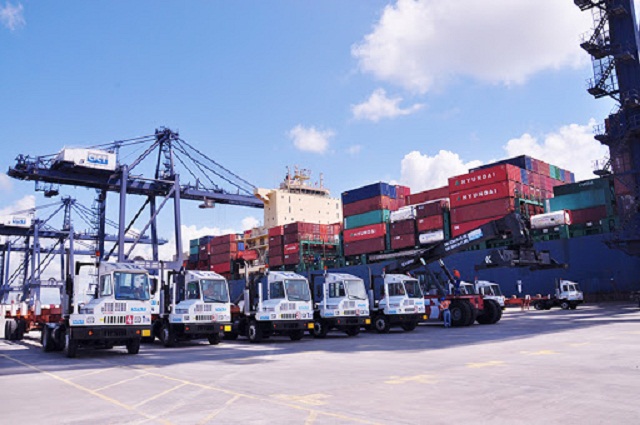 HTX luôn đầu tư thêm máy móc, thiết bị thay thế con người ở những khâu nặng nhọc (Ảnh: TL)