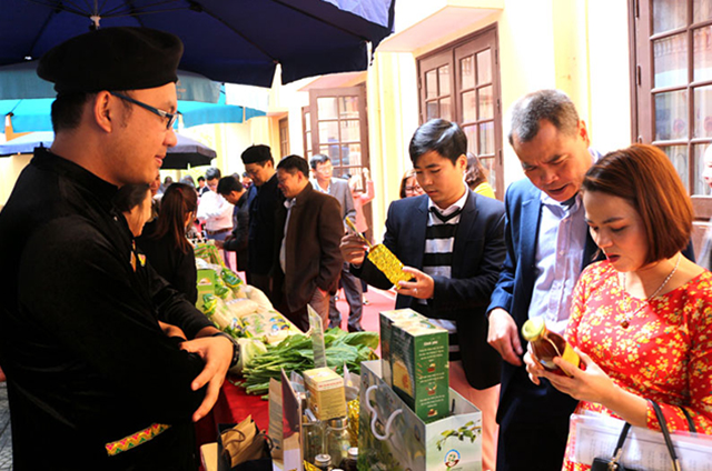 Nhờ sản xuất sạch, sản phẩm của các THT và HTX ở Chợ Mới nhận được sự quan tâm lớn từ người tiêu dùng (Ảnh TL)