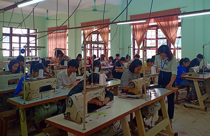 Nhiều lao động nông thôn ở Quảng Bình được dạy nghề, giới thiệu việc làm nên đã thoát nghèo
