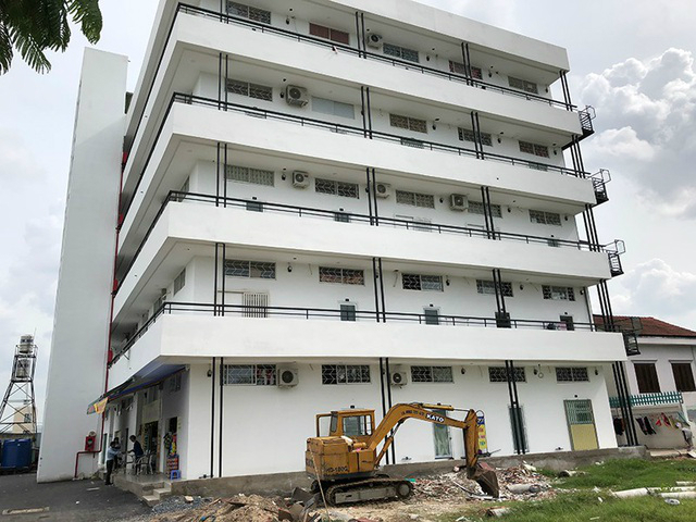 Bất chấp lời cảnh báo về pháp lý, nhiều người dân vẫn mua chung cư mini