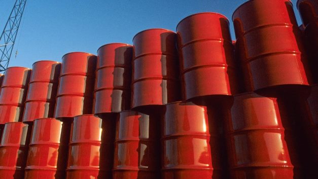 Giá dầu lại giảm khi số ca nhiễm Covid-19 tăng mạnh (Ảnh Internet)