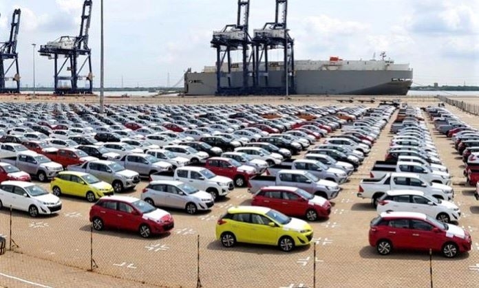 Số lượng ô tô nguyên chiếc các loại đăng ký tờ khai hải quan nhập khẩu trong tháng 6 giảm 27%, tương ứng giảm 1.314 chiếc so với tháng 5 (Ảnh: Internet)