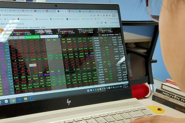 Cơ hội lướt sóng vẫn tồn tại ở nhóm các cổ phiếu vừa và nhỏ