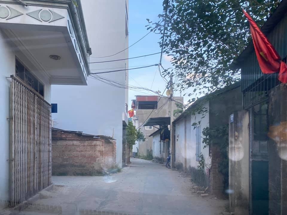 Trong đường nhánh nhỏ hơn, giá cũng đã lên tới 33 triệu đồng/m2