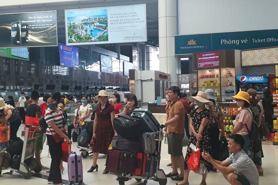 Trong trường hợp các hãng hàng không mở bán vé quá số ghết, Cục Hàng không Việt Nam sẽ không cấp phép tăng chuyến cho đường bay đã mở bán (Ảnh: Minh Hạnh)