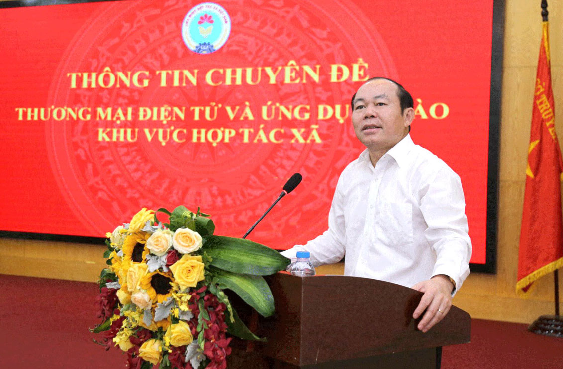 Chủ tịch Liên minh HTX Việt Nam Nguyễn Ngọc Bảo cho biết, việc ứng dụng thương mại điện tử trong các HTX để quảng bá thương hiệu, xúc tiến thương mại là xu thế tất yếu