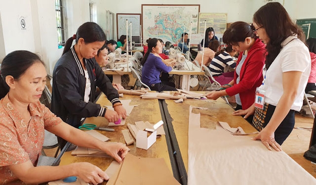 Đẩy nhanh công tác dạy nghề cho lao động nông thôn bị mất việc vì COVID-19 là rất cấp thiết.