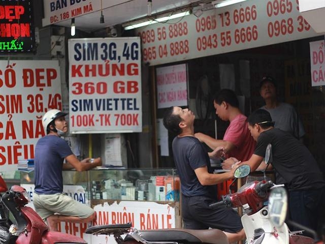 Vẫn dễ dàng mua SIM kích hoạt sẵn (Ảnh Internet)