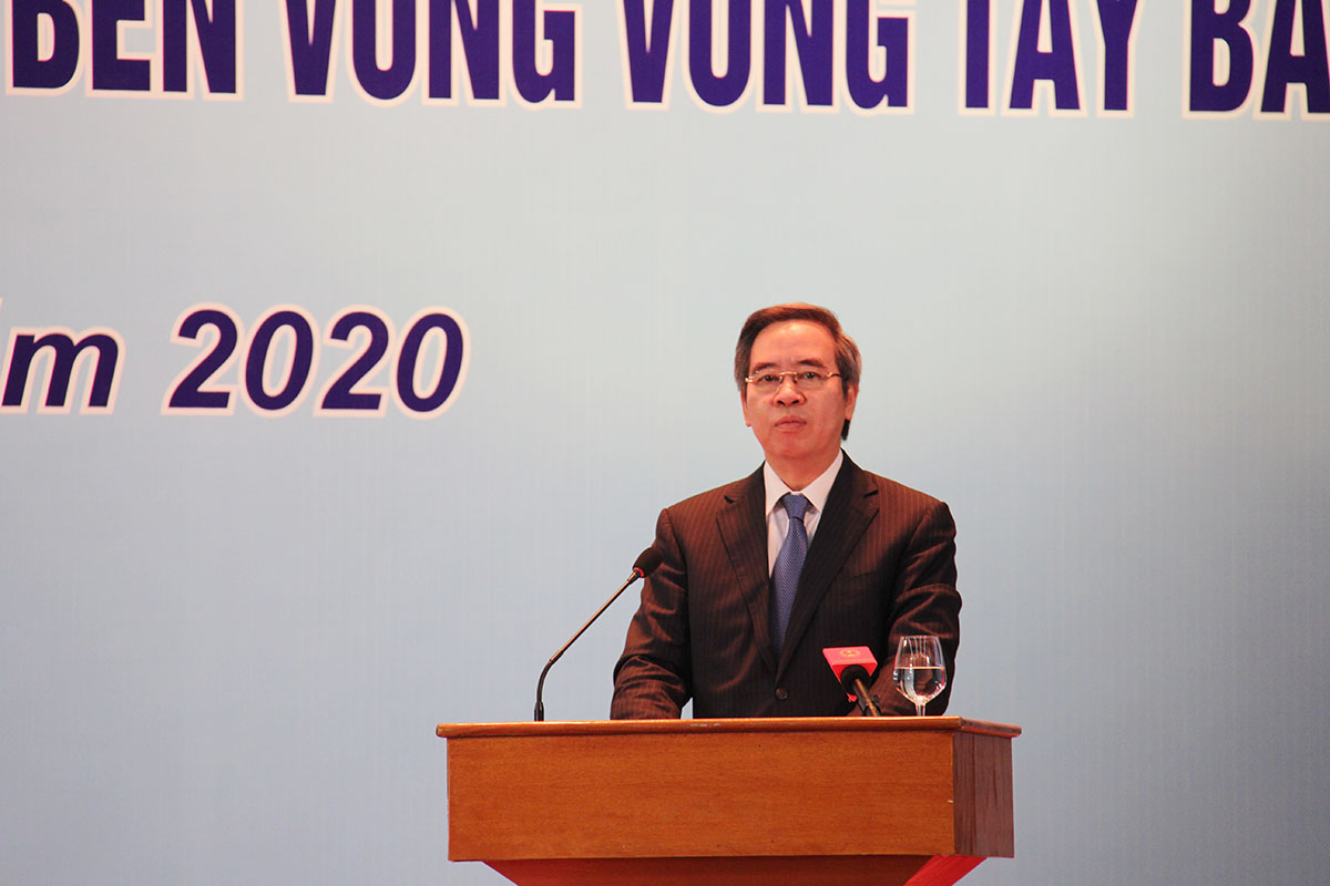 Ủy viên Bộ chính trị, Bí thư Trung ương Đảng, Trưởng ban Kinh tế trung ương Nguyễn Văn Bình nói rằng, cần huy động tốt các nguồn lực, trong đó có nguồn lực hợp tác quốc tế để tiếp tục triển khai nghiên cứu, ứng dụng các đề tài khoa học phục vụ cho phát triển các tỉnh phía Bắc (Ảnh: Phạm Duy)