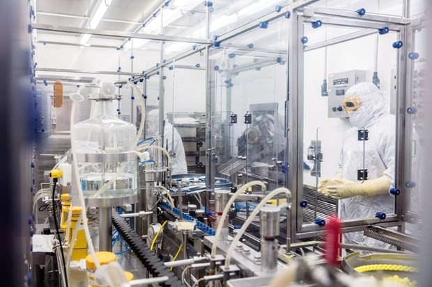 Mỹ chi gần 2 tỷ USD để sản xuất vắcxin COVID-19 miễn phí cho người dân (Ảnh Internet)