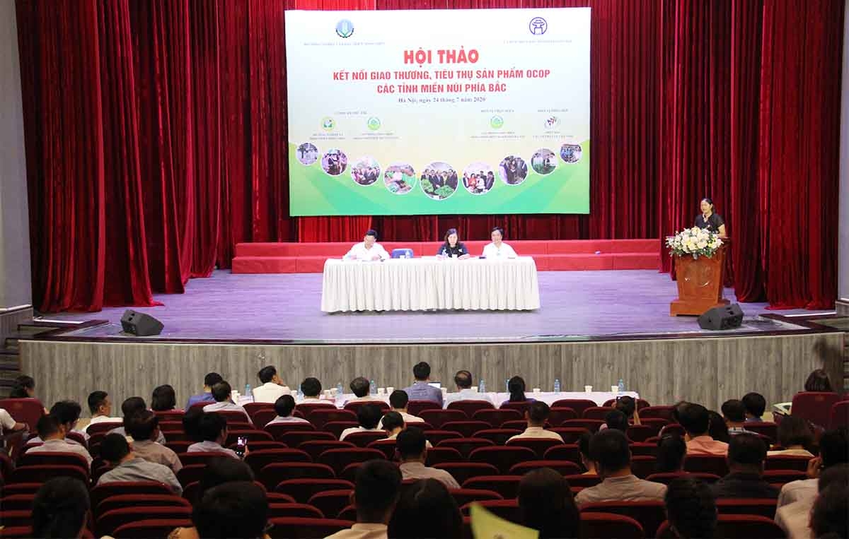 Hội thảo thu hút đông đảo doanh nghiệp, HTX và các chủ thể OCOP tham gia, đóng góp ý kiến (Ảnh: Phạm Duy)