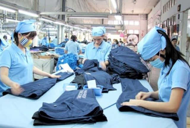 Kim ngạch xuất khẩu dệt may bị sụt giảm hơn 2 tỷ USD so với cùng kỳ năm 2019, tương đương giảm khoảng 14% (Ảnh: Internet)