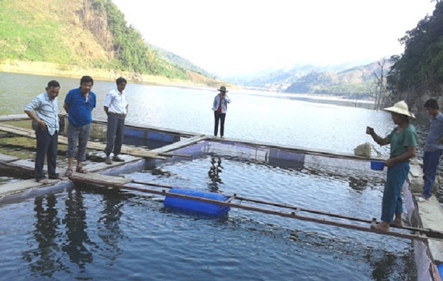 Nuôi cá lồng là hướng phát triển kinh tế hiệu quả ở Mường Trai (Ảnh:TL)