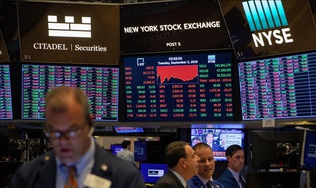 Chứng khoán thế giới đi ngược chiều nhau phiên 27/7 (Ảnh Internet)