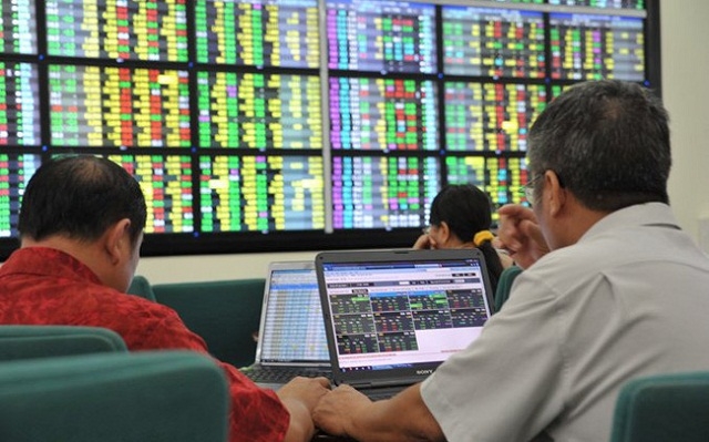 Tiếp tục miễn giảm 15 loại dịch vụ chứng khoán thêm 10 tháng