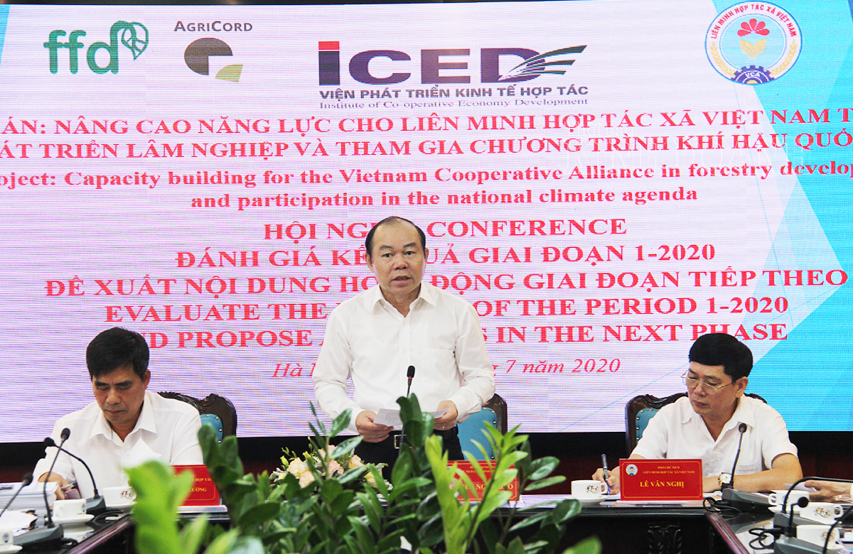 Chủ tịch Liên minh HTX Việt Nam Nguyễn Ngọc Bảo đánh giá cao kết quả đạt được trong giai đoạn 1 của dự án, đồng thời mong muốn đó là nền tảng để triển khai dự án trong giai đoạn 2 được tốt hơn (Ảnh: Phạm Duy)