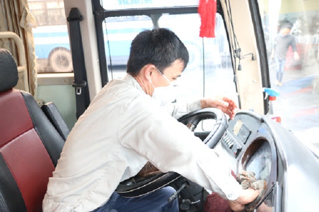 Các lái xe luôn chấp hành những quy định của pháp luật để bảo đảm an toàn trong lúc làm việc