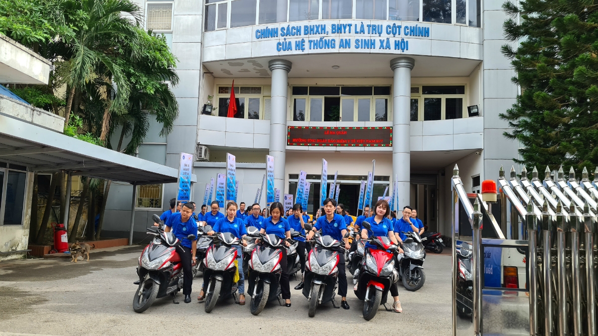 BHXH Hải Phòng là địa phương đi đầu trong thực hiện chi trả lương hưu, trợ cấp BHXH, BHTN qua tài khoản thẻ ATM