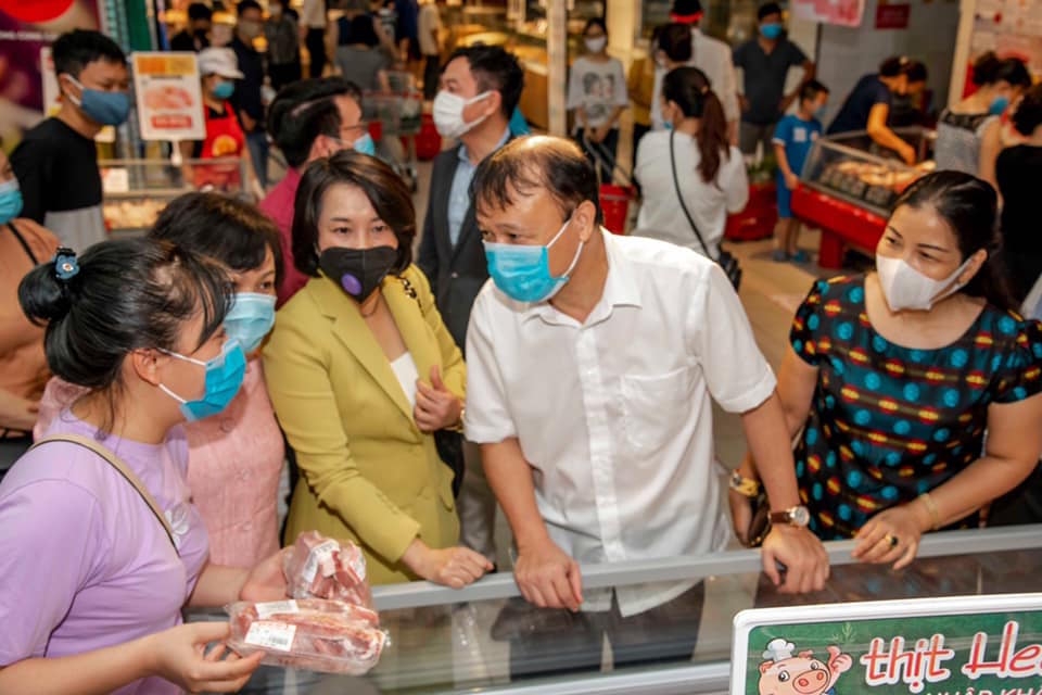 Bộ Công Thương sẽ tiếp tục giám sát tình hình giá cả mặt hàng thiết yếu.