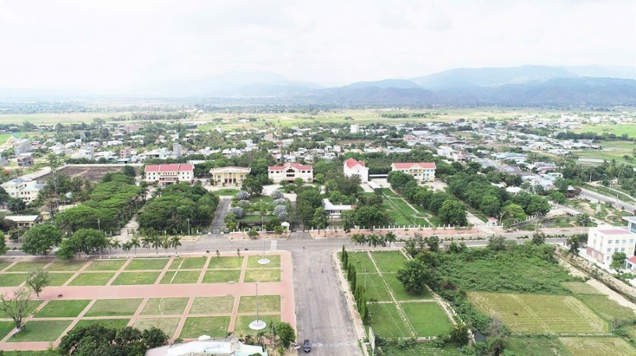 Thị xã Ayun Pa đang hoàn tất thủ tục trình UBND tỉnh Gia Lai xem xét, đề nghị Chính phủ công nhận hoàn thành nhiệm vụ xây dựng nông thôn mới .