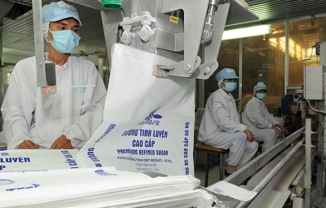 Doanh nghiệp mía đường trong nước gặp nhiều khó khăn do lượng đường ngoại nhập khẩu ngày càng lớn.
