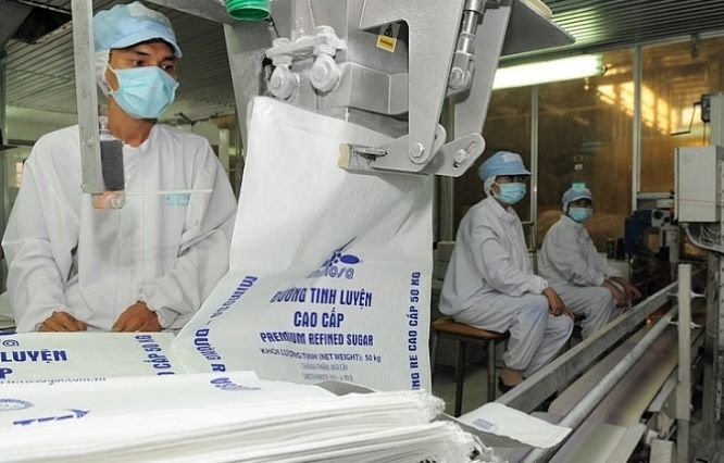 Doanh nghiệp mía đường trong nước gặp nhiều khó khăn do lượng đường ngoại nhập khẩu ngày càng lớn.