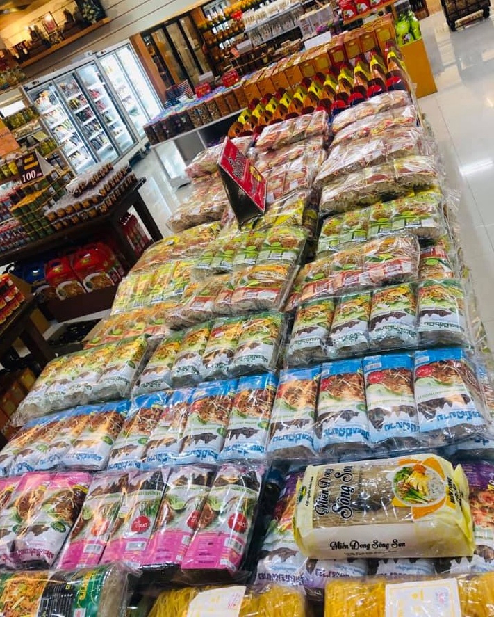 Sản phẩm miến dong của HTX Sông Son được bày bán trong siêu thị tại Thái Lan