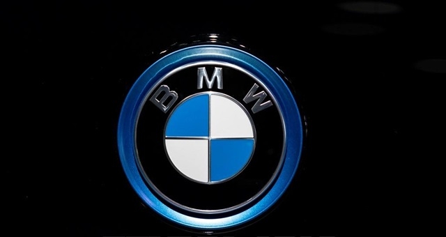 BMW thua lỗ lần đầu tiên kể từ năm 2009 .