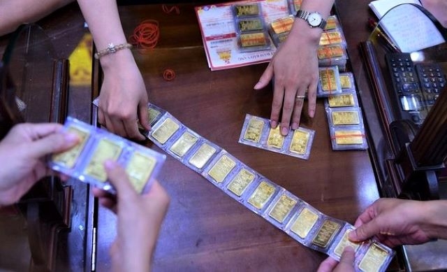 Thị trường vàng trong nước tuần qua chứng kiến mức giá tăng mạnh, vượt đỉnh 62 triệu đồng/lượng.