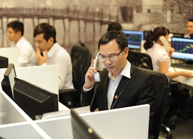 Cổ phiếu DAT tăng trần gần 40 phiên liên tiếp nhưng thanh khoản èo uột đang khiến các nhà đầu tư băn khoăn.