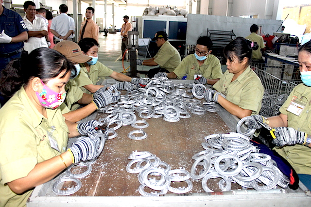 Cần duy trì thanh khoản cho DN vừa và nhỏ nhằm duy trì việc làm và hạn chế thiệt hại về kinh tế giữa tác động của Covid-19