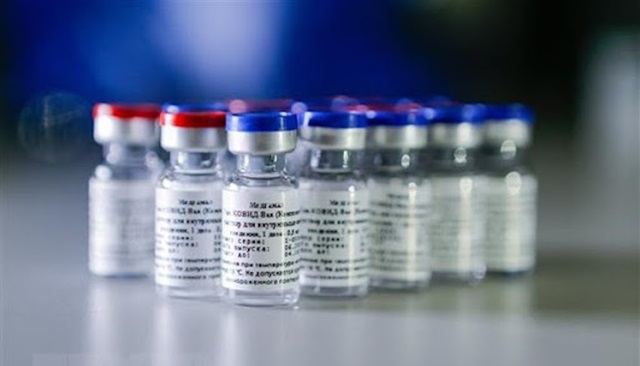 Việt Nam đặt mua vắc xin ngừa Covid-19, được Nga tài trợ một phần.