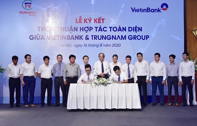 Lễ ký kết Hợp đồng tín dụng giữa VietinBank Ba Đình và Công ty Cổ phần Điện mặt trời Trung Nam Trà Vinh.