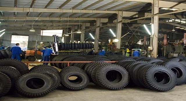 Giá nguyên liệu giảm tạo điều kiện cho ngành sản xuất lốp xe phát triển (Ảnh minh họa: Internet)