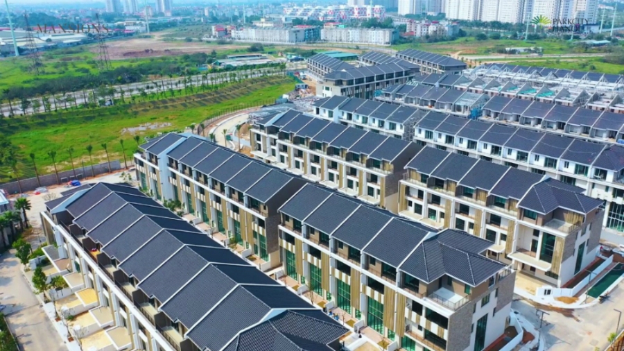 Nhiều khách hàng có nhu cầu ở và đầu tư vẫn xuống tiền mua nhà trong tháng Ngâu.