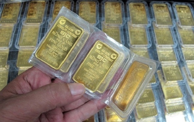 Ngoài tác động từ thị trường thế giới, trong ngắn hạn, giá vàng tại thị trường trong nước sẽ bị ảnh hưởng bởi cung và cầu.