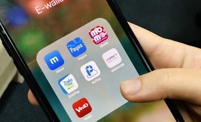 Thanh toán không dùng tiền mặt vẫn còn nhiều vướng mắc vì thiếu lòng tin của người dùng.