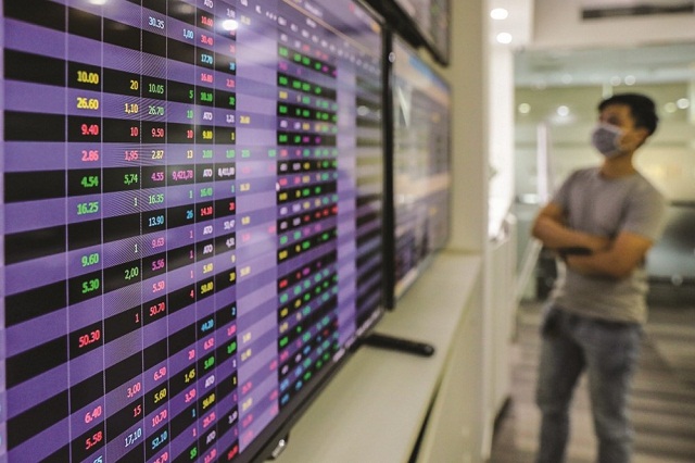 Cổ phiếu ngân hàng vừa có thể là nhóm cổ phiếu đầu tư giá trị và cả đầu cơ .