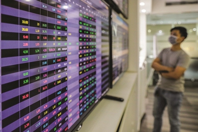 Cổ phiếu ngân hàng vừa có thể là nhóm cổ phiếu đầu tư giá trị và cả đầu cơ .