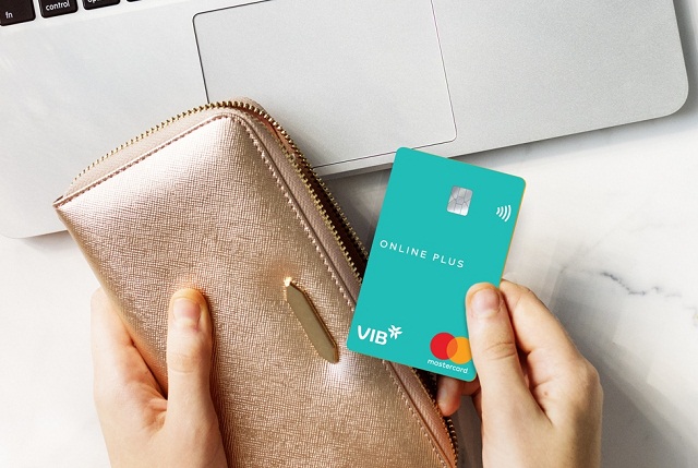 Từ khi dịch bùng phát tại Việt Nam, 41,3% người trả lời tăng giao dịch qua thẻ tín dụng