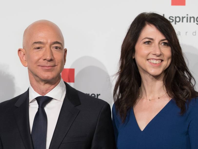 Scott MacKenzie và chồng cũ Jeff Bezos, vào tháng 4 năm 2018. Getty Images.