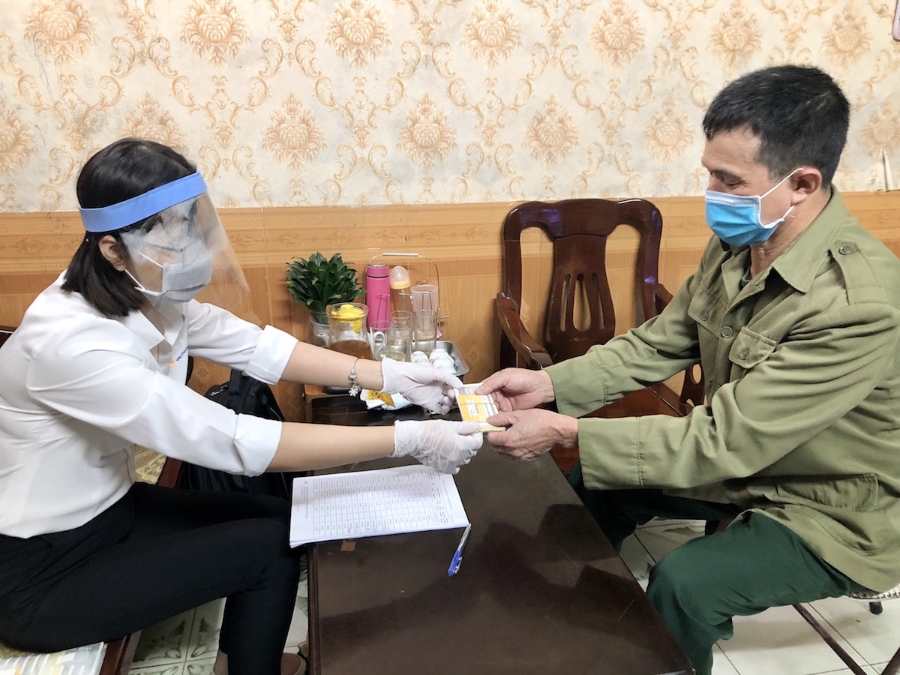 BHXH Hải Dương tiếp tục chi trả lương hưu tháng 9, 10 vào cùng một kỳ để phòng chống dịch COVID-19.