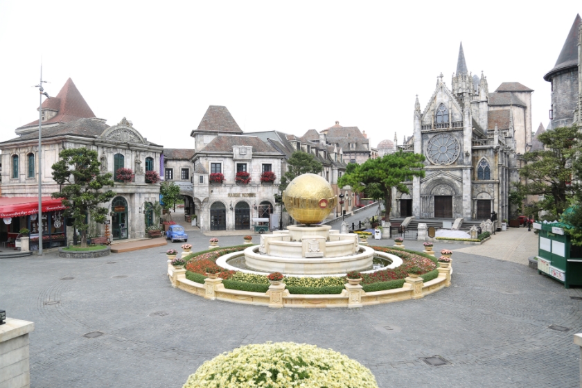 Thực hiện giãn cách xã hội tại Đà Nẵng, toàn bộ khu vui chơi trên đỉnh Bà Nà Hills phải đóng cửa.