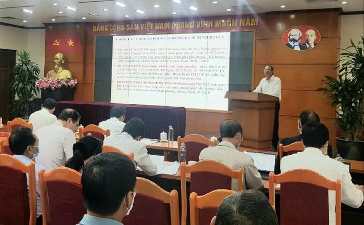 Ngành chăn nuôi đang đưa ra nhiều giải pháp nhằm giúp các hộ chăn nuôi vượt khó trong bối cảnh dịch COVID - 19.